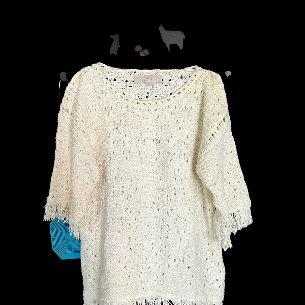 Women’s Knit loose fitting top.